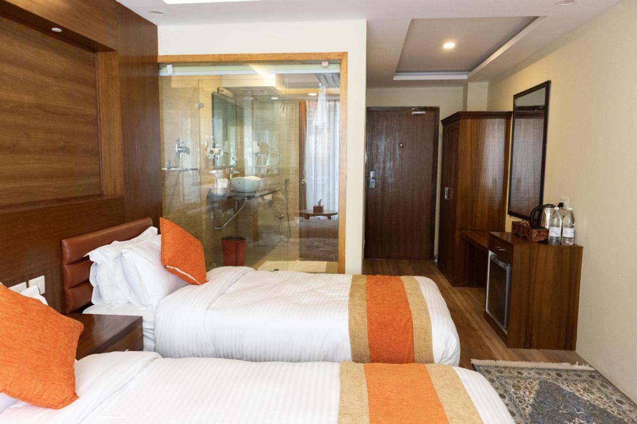 Hotel Yakroo Manang Kathmandu Exterior foto