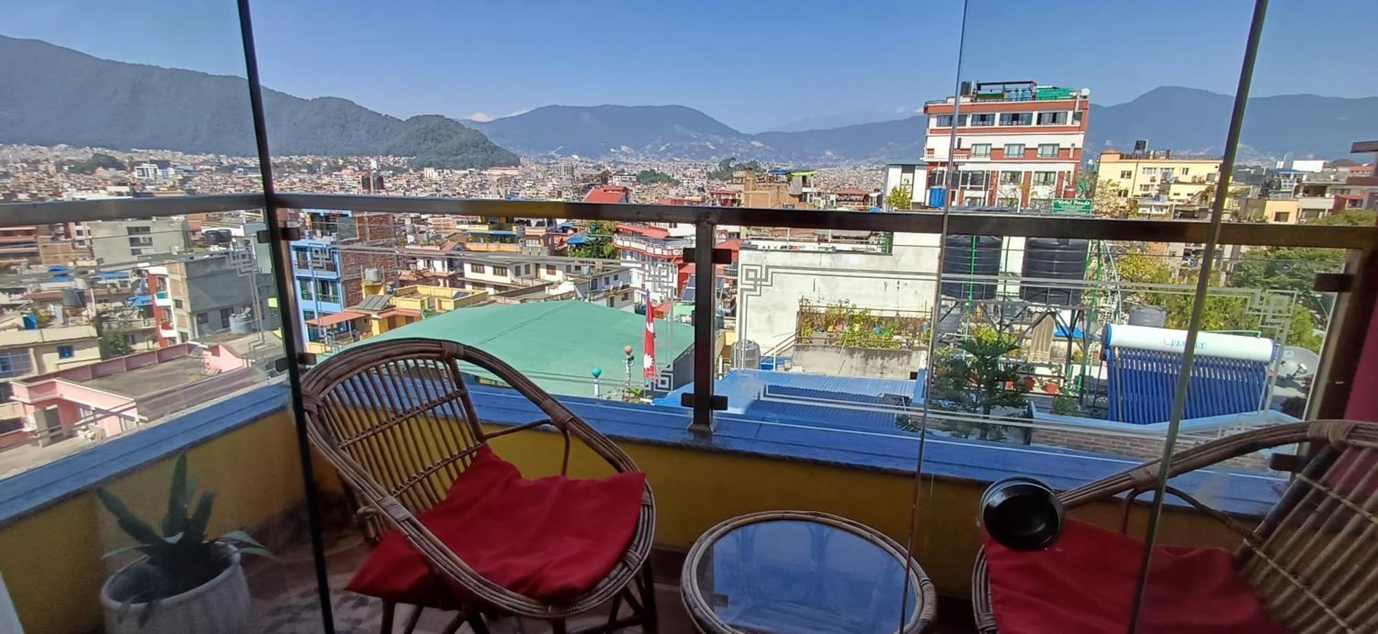 Hotel Yakroo Manang Kathmandu Exterior foto