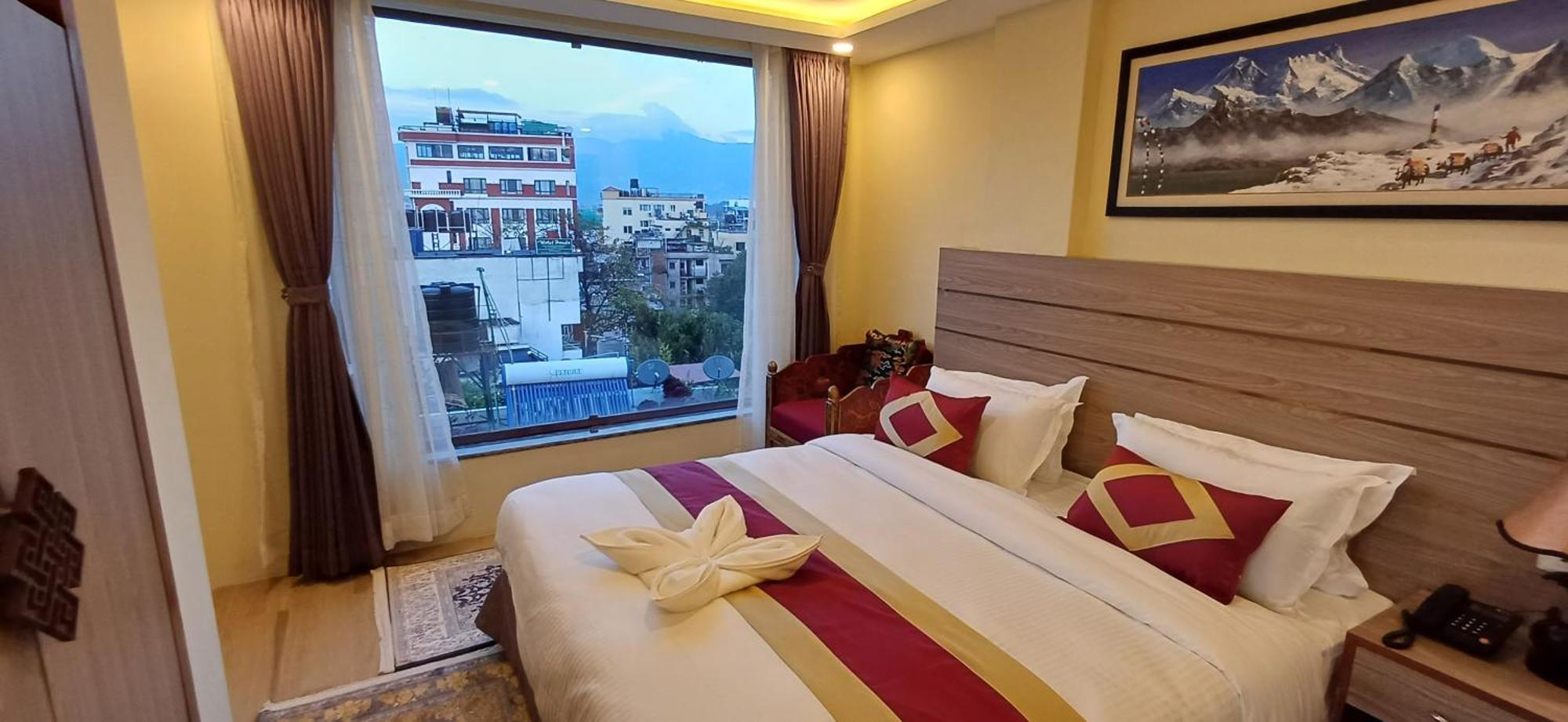 Hotel Yakroo Manang Kathmandu Exterior foto
