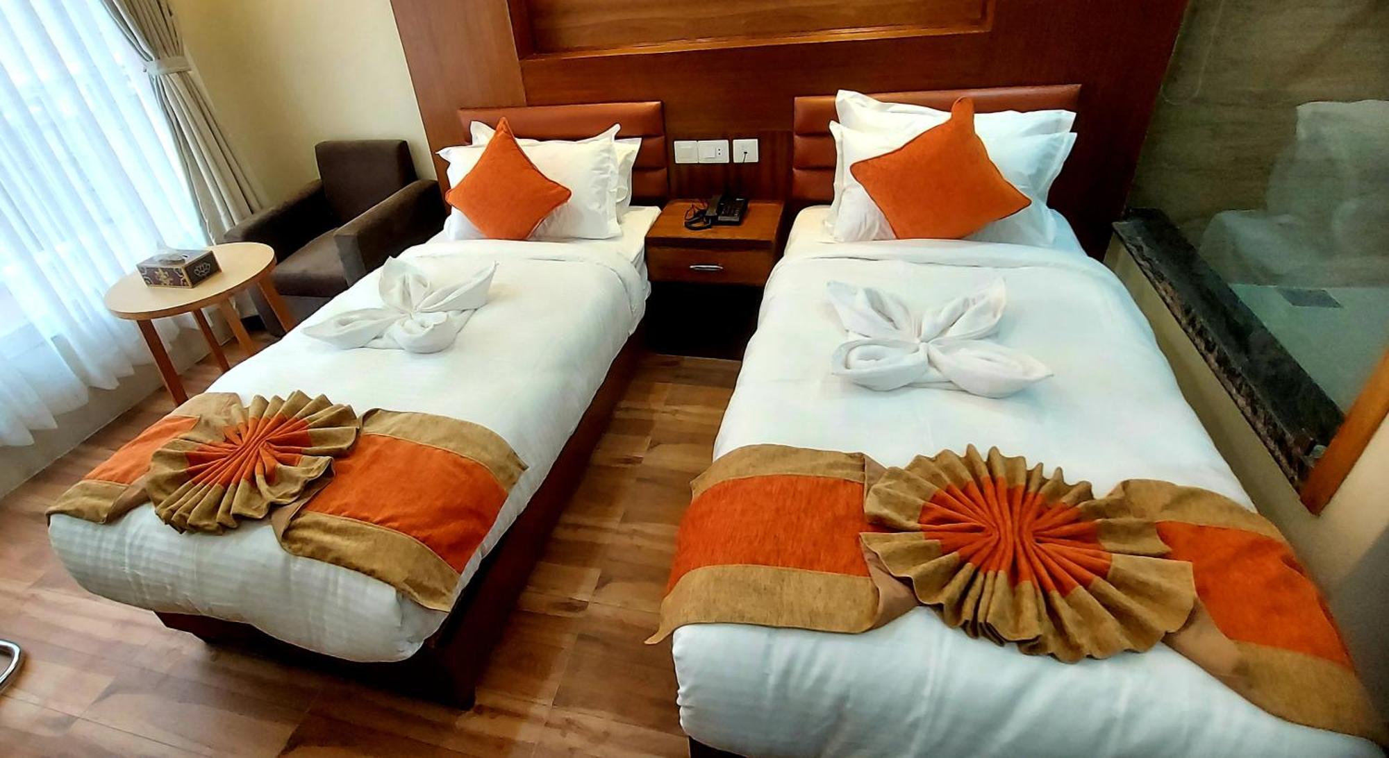 Hotel Yakroo Manang Kathmandu Exterior foto