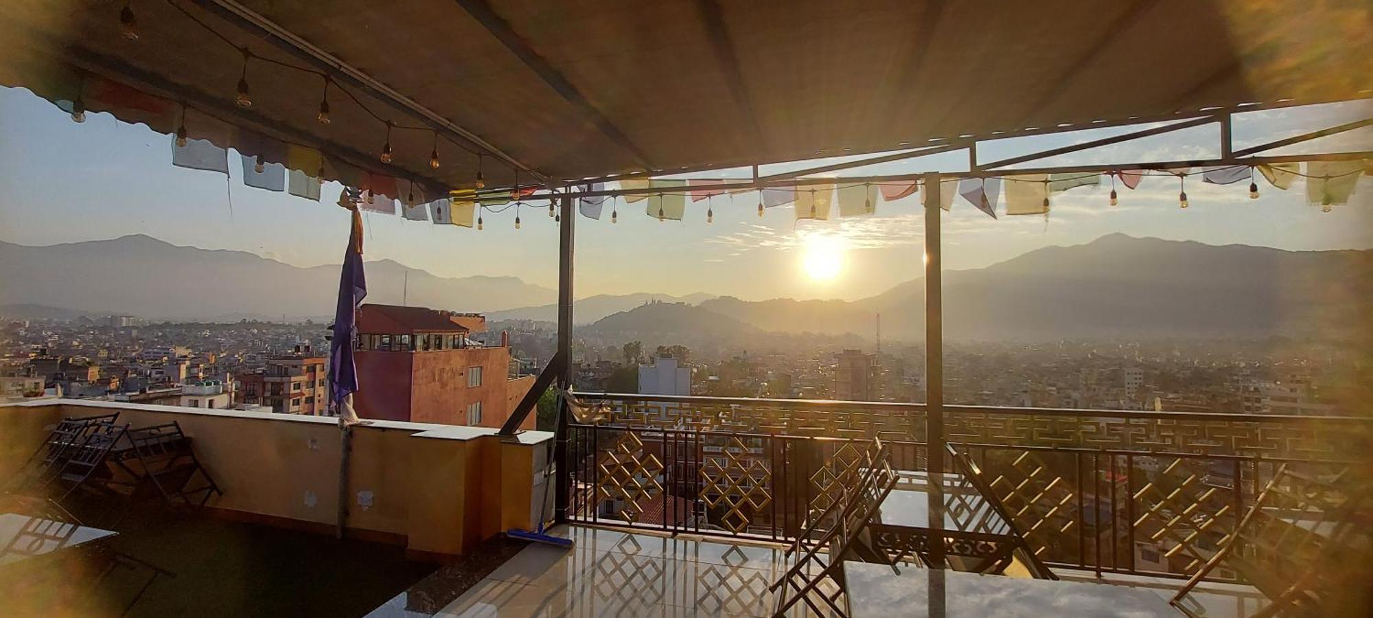 Hotel Yakroo Manang Kathmandu Exterior foto