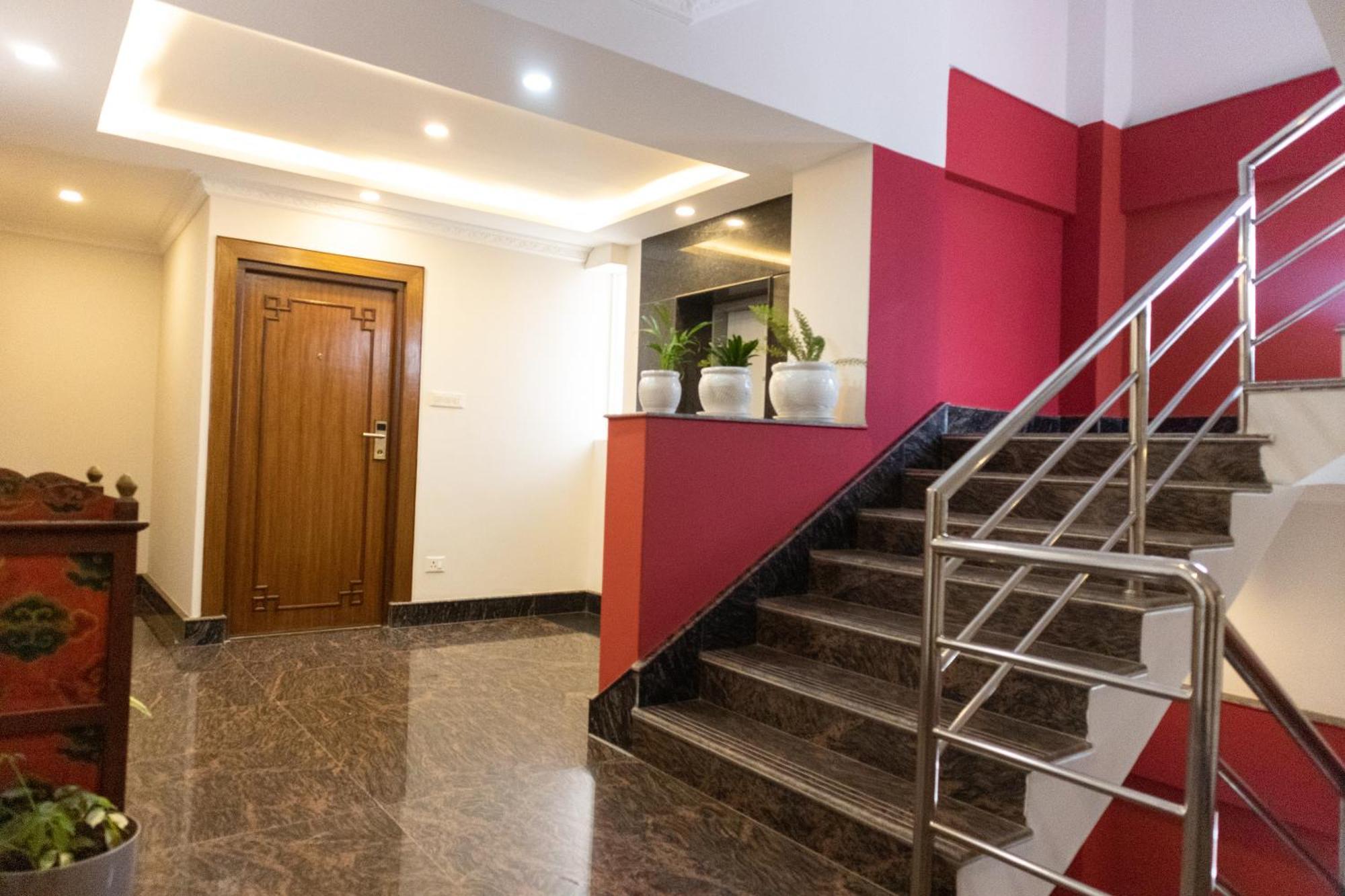 Hotel Yakroo Manang Kathmandu Exterior foto