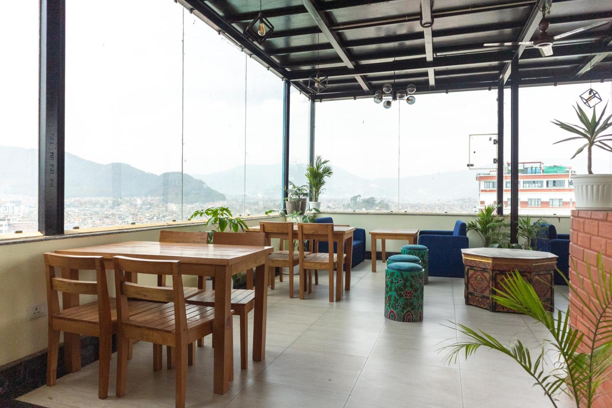 Hotel Yakroo Manang Kathmandu Exterior foto